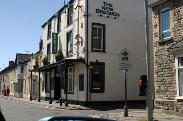 Mew Brogden, Porthcawl, Bridgend
